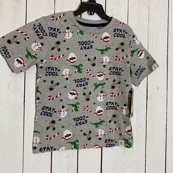 Free Planet Christmas T-Shirt - Picture 3 of 9